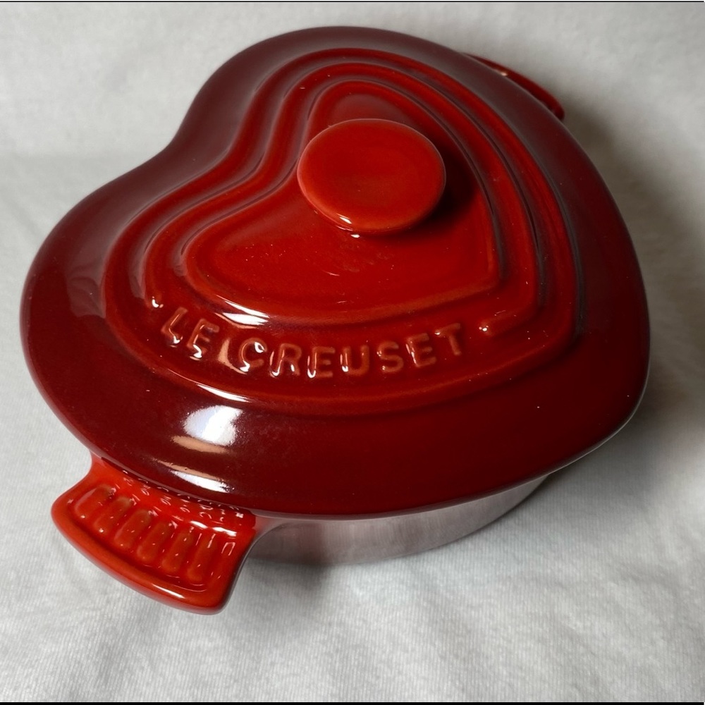 New W Tags Le Crueset Heart Shaped Dish with Lid